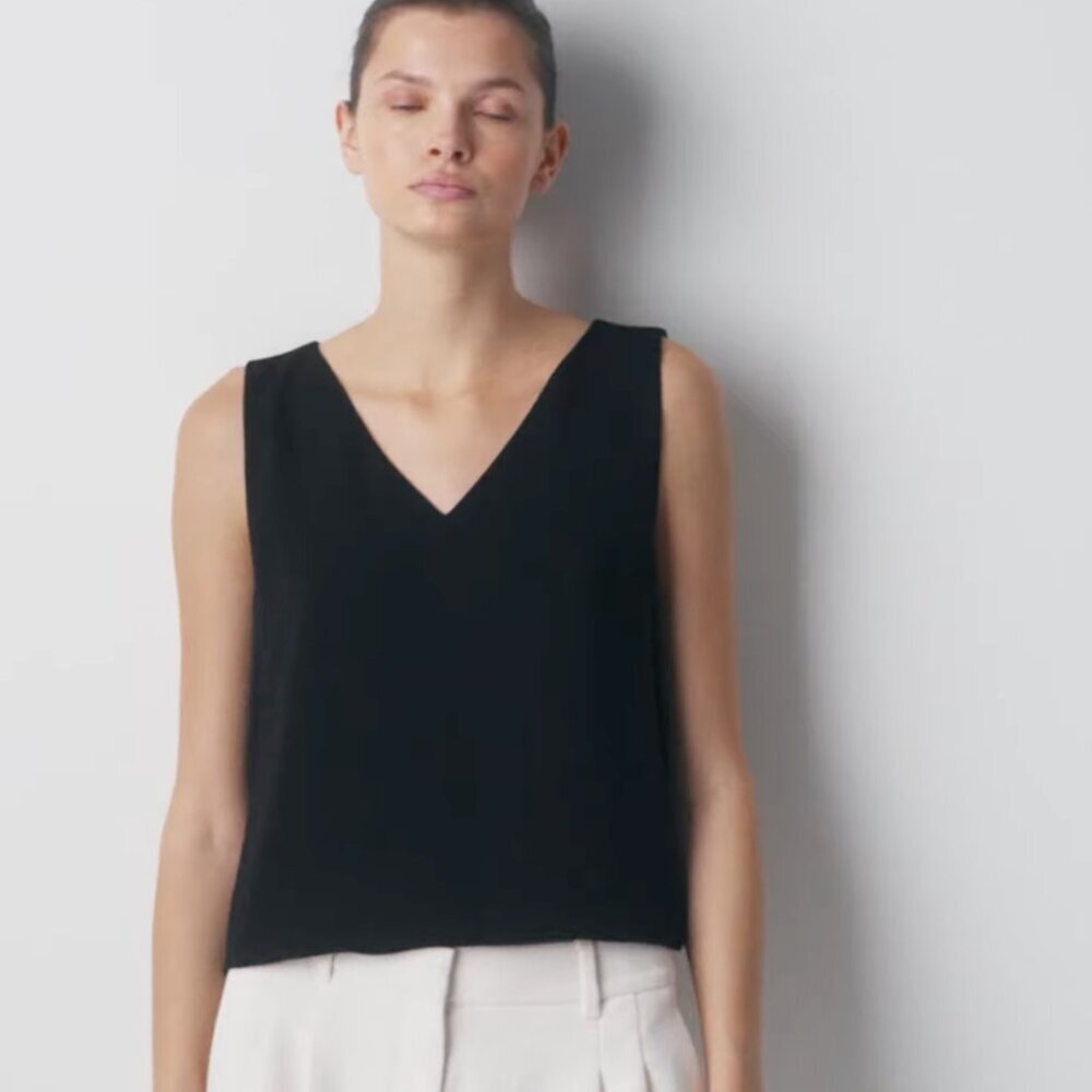 Aritzia Babaton Sleeveless cropped Murphy / Inscribe Tank